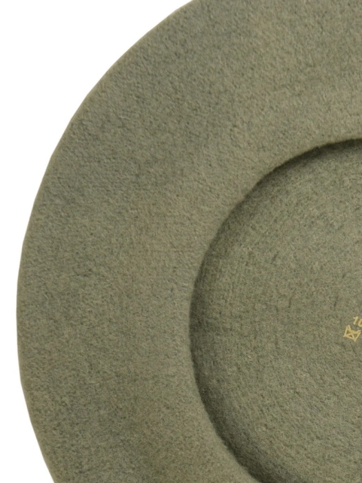 Elegancki beret wełniany damski w kolorze pastelowej zieleni – francuski szyk z antenką na jesień i zimę 40871