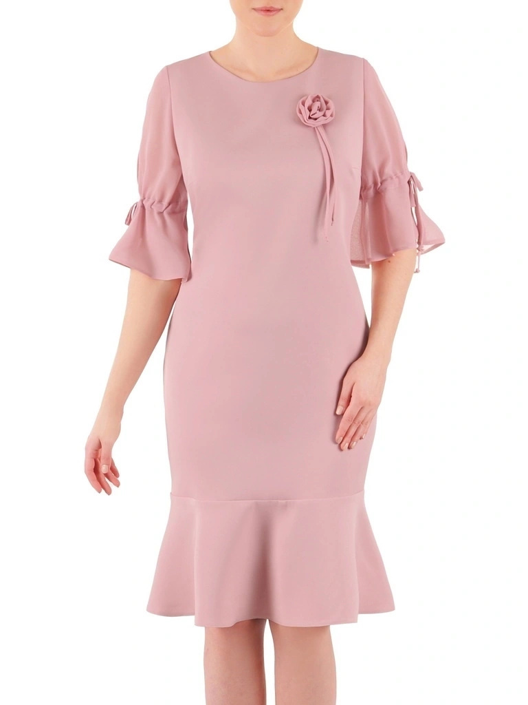 Wizytowa sukienka syrenka w odcieniu pudrowego różu – szyfonowe rękawy i fason podkreślający kształty 39785
