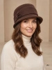 Elegancki kapelusz damski zimowy cloche – stylowe wywinięte rondo z ozdobną wstawką 42406