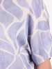 Elegancka bluzka wizytowa z wiskozy w modny print – prosty fason z kobiecym wiązaniem w pasie 41953