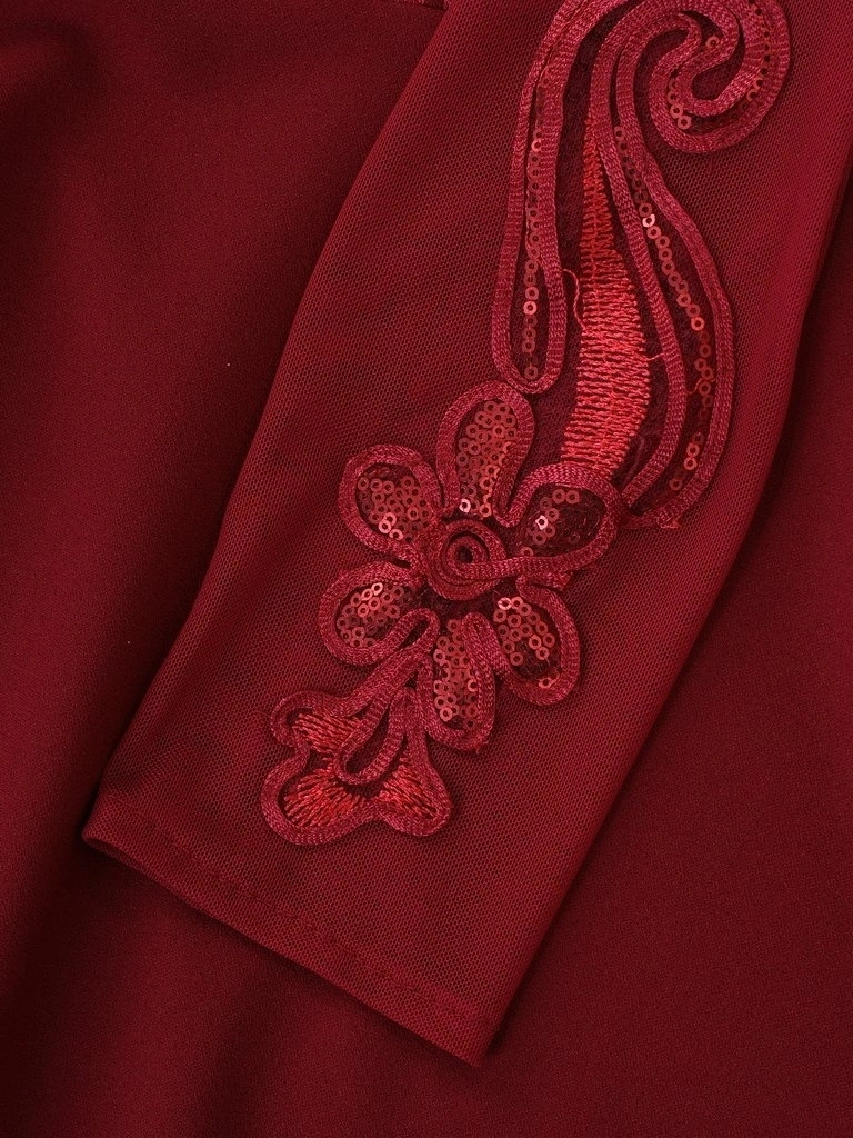 Bordowa sukienka rozkloszowana midi na przyjęcia – asymetryczny dół wysmuklający sylwetkę 14434