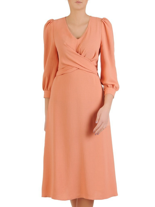 Pomarańczowa kreszowana sukienka z ozdobnym wiązaniem w pasie 29036